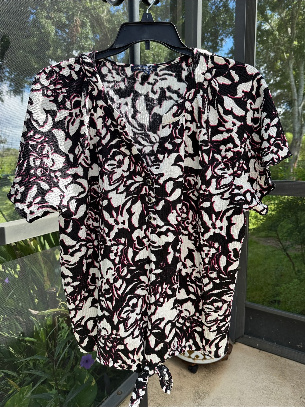 Adrienne Vittadini Black White Pink Floral Tie-Front V-Neck Blouse